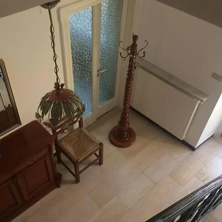 Large Independent House With Garden Holiday home